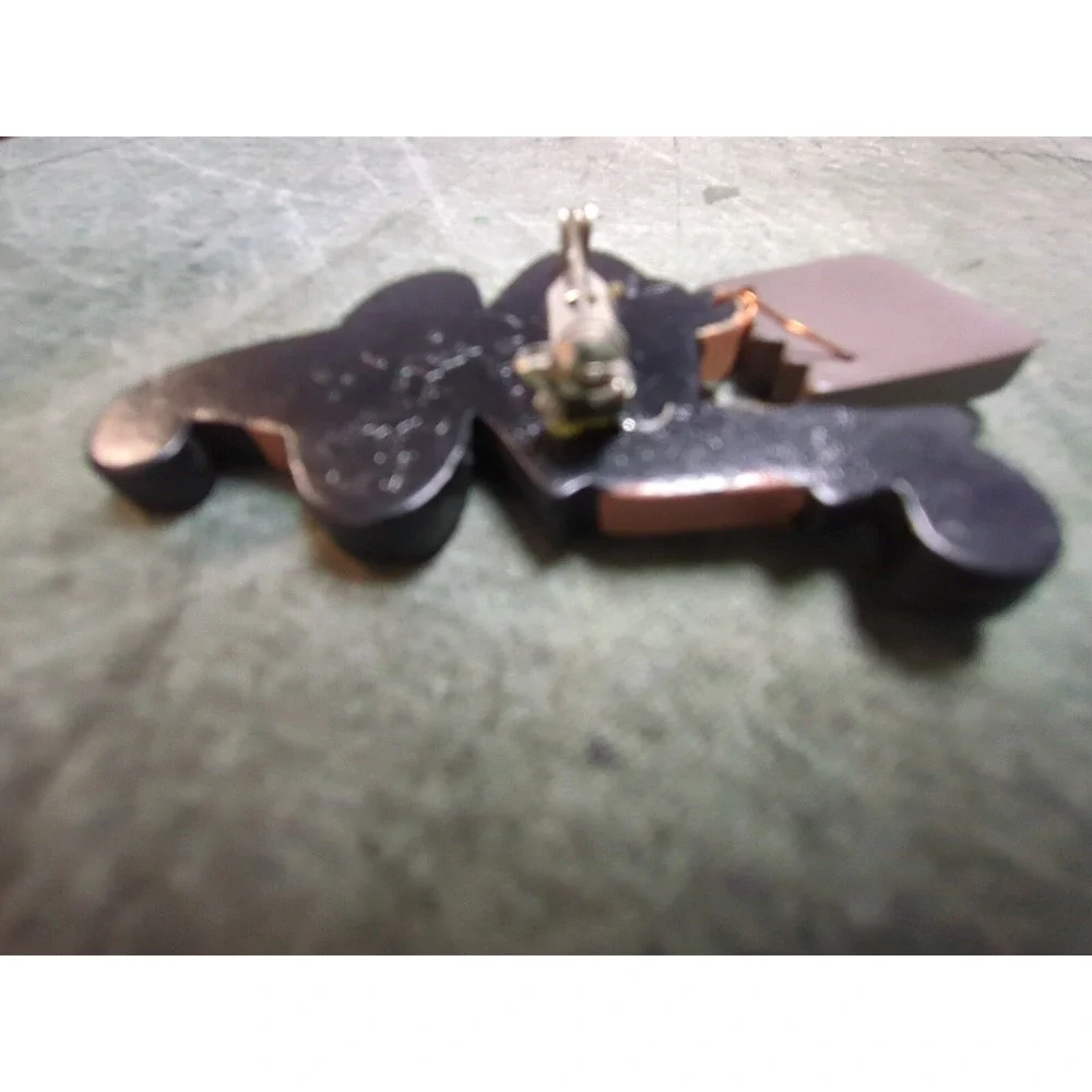 The Unbranded Brand halloween brooch